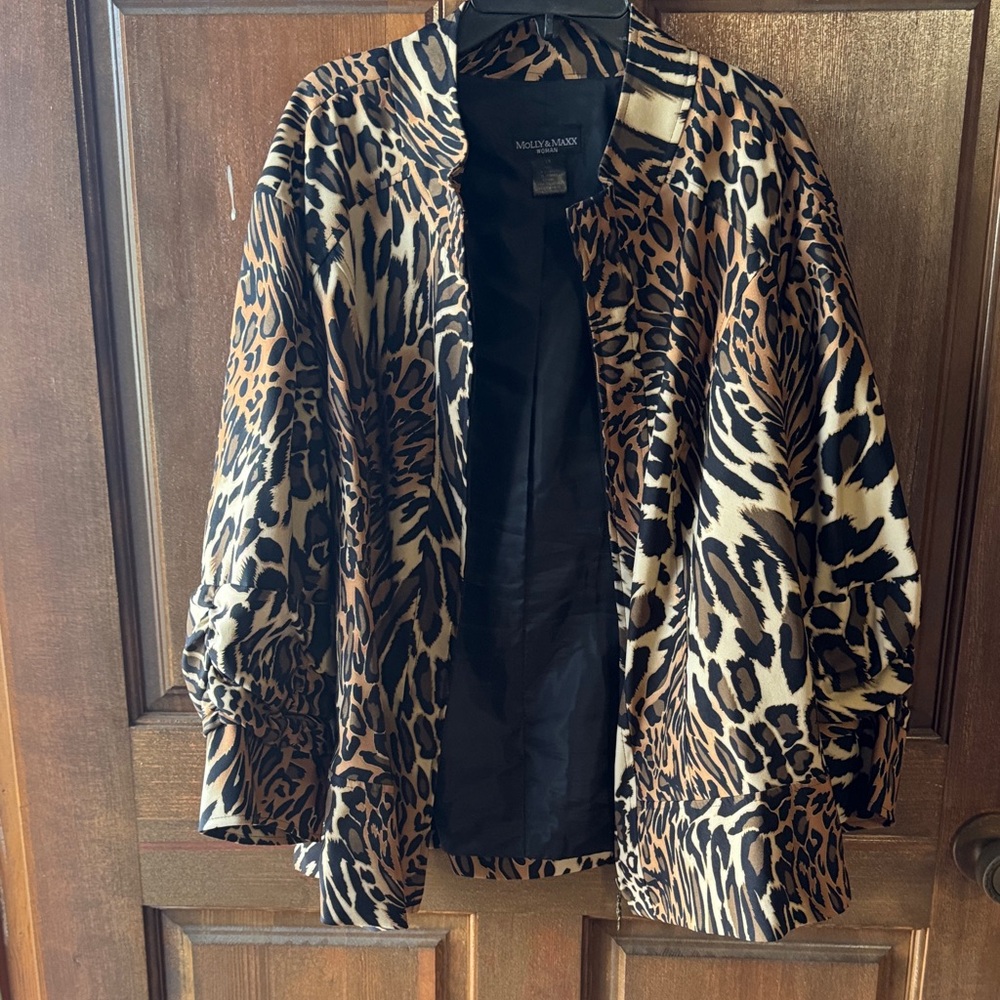 Stylish Animal Print Bomber Jacket